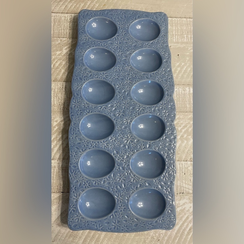 Beautiful Blue Egg Tray by Dolly Parton - Picture 2 of 5